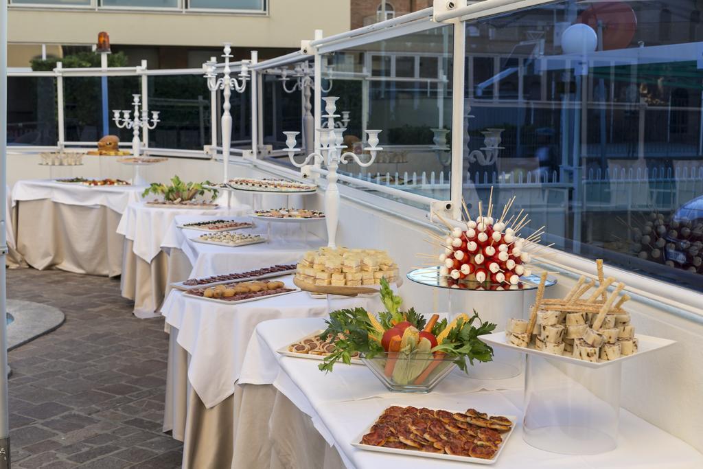 Hotel Abner'S Riccione Exterior foto